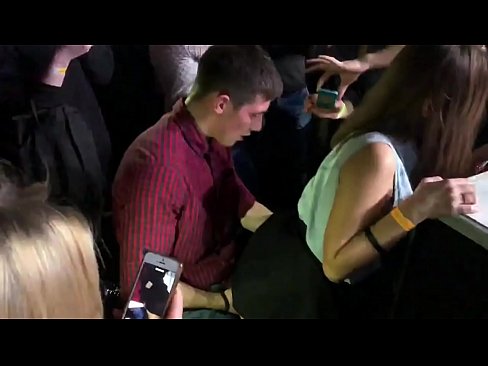 ❤️ Sess reali f'nightclub Russu. Tfajla Russa ta’ 18-il sena fl-anus u l-vaġina fucked f’nightclub Porno f'mt.mailkassa.ru ﹏